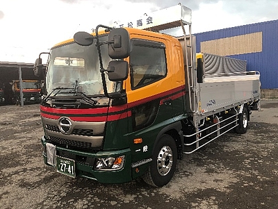 中型平ボディ車 中型平ボディ車
